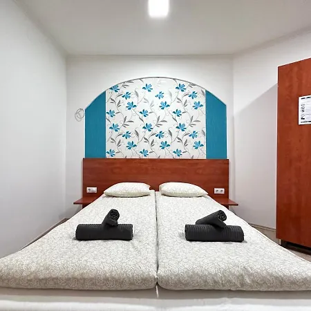 Central Seasons Design 3*