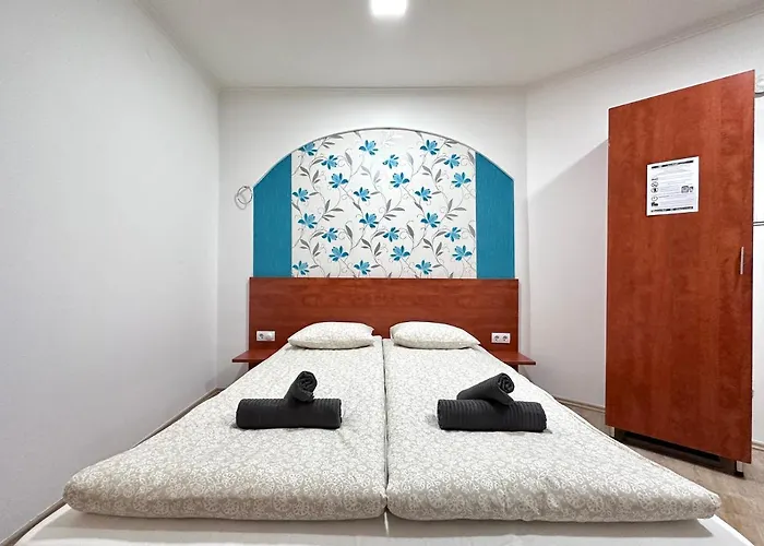 Central Seasons Design 3*