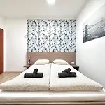 Central Seasons Design