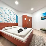 Central Seasons Design Aparthotel