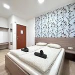 Central Seasons Design Aparthotel
