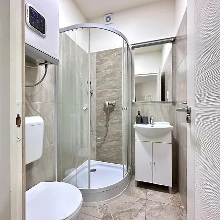 Central Seasons Design Апарт-отель Будапешт